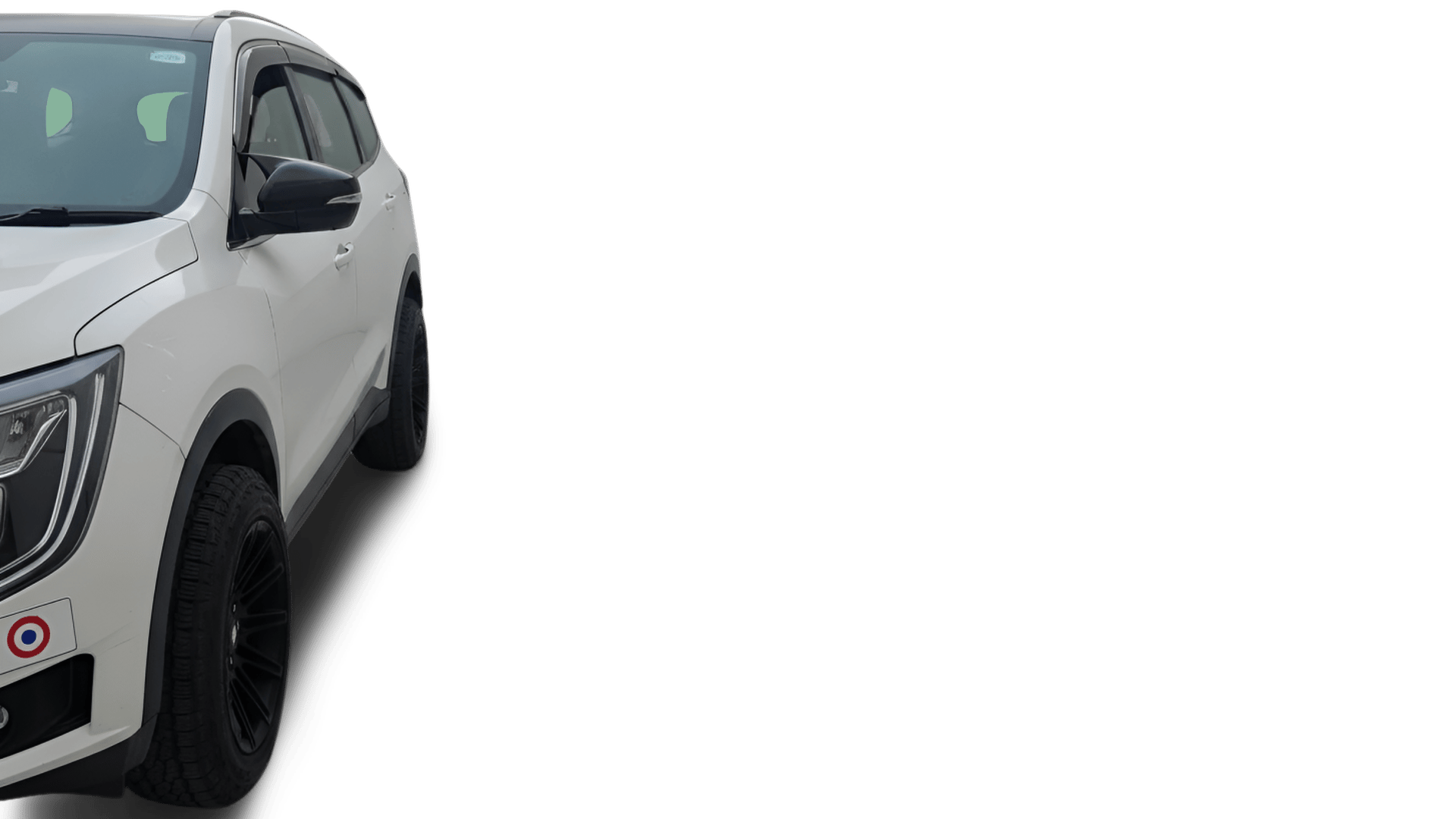 2022 Mahindra XUV700 - SUV - Petrol - Manual - ₹13.40 lakh
